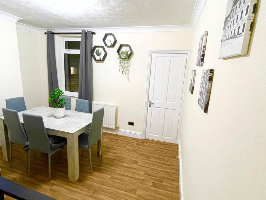 Charter House With Good Wifi Apartment Chatham  Ngoại thất bức ảnh