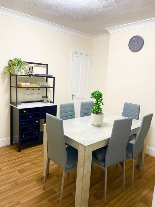 Charter House With Good Wifi Apartment Chatham  Ngoại thất bức ảnh